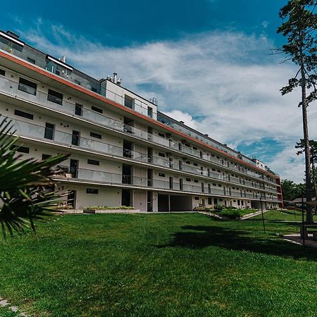 Butique Apartman Balatonlelle Exteriör bild