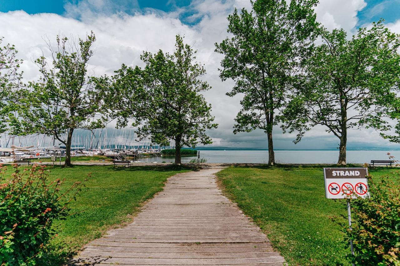 Butique Apartman Balatonlelle Exteriör bild