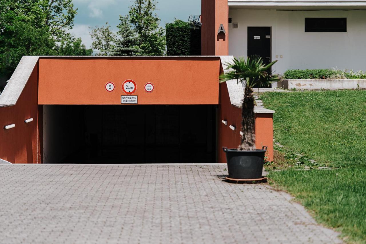 Butique Apartman Balatonlelle Exteriör bild