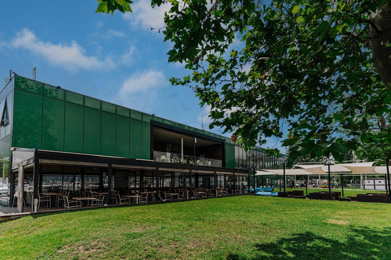 Butique Apartman Balatonlelle Exteriör bild
