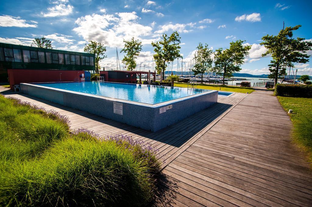 Butique Apartman Balatonlelle Exteriör bild