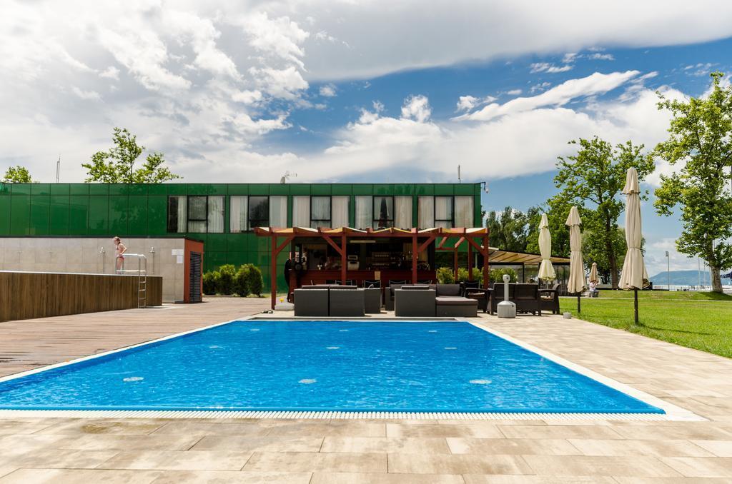 Butique Apartman Balatonlelle Exteriör bild