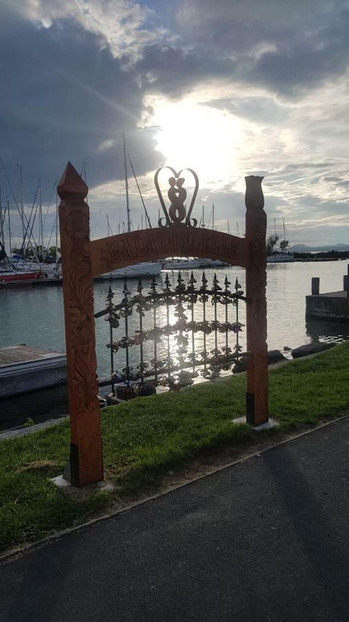 Butique Apartman Balatonlelle Exteriör bild