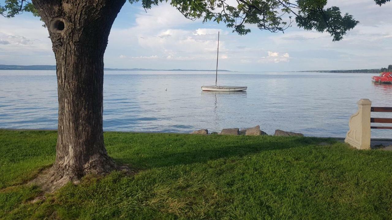 Butique Apartman Balatonlelle Exteriör bild
